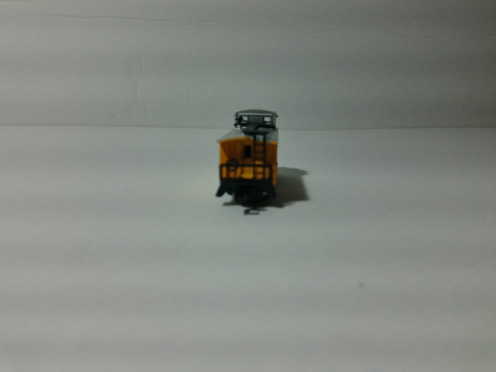 Model Power 3294 N Scale Caboose Chessie System C&O #33584