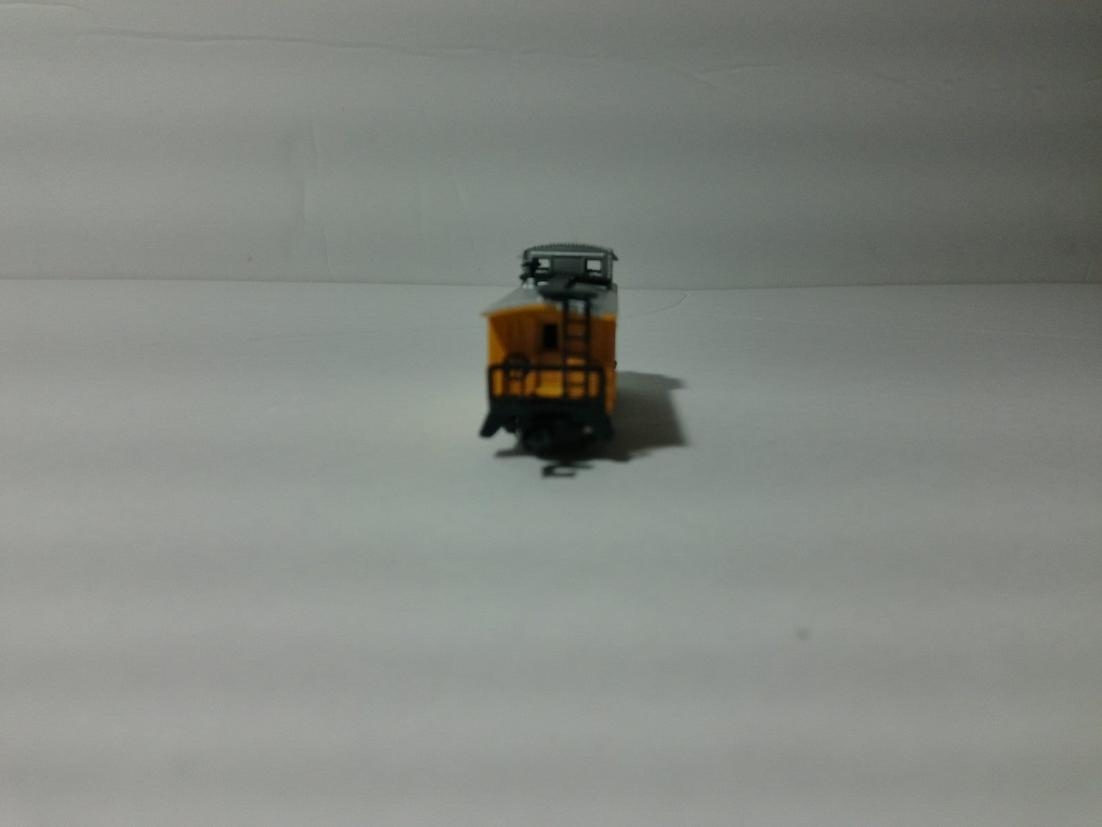 Model Power 3294 N Scale Caboose Chessie System C&O #33584