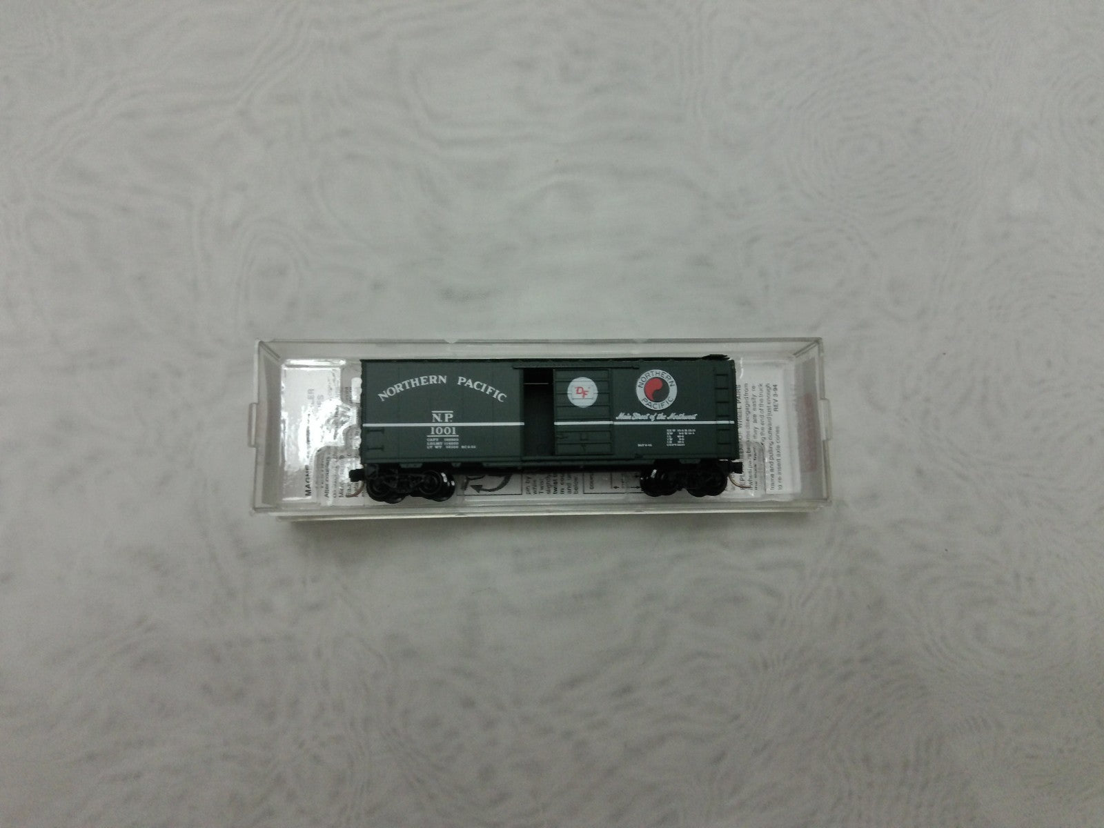 Micro Trains 20236 N Scale Box Car Northern Pacific 0