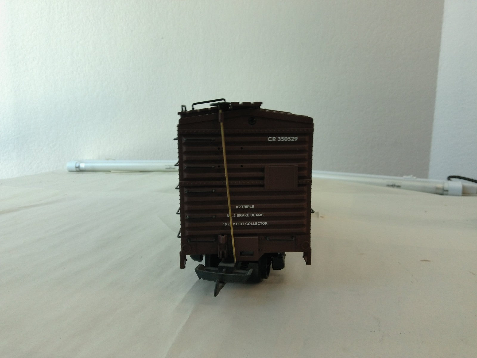 USA Trains R19090C G Scale Street Box Car CR/NH #3505295