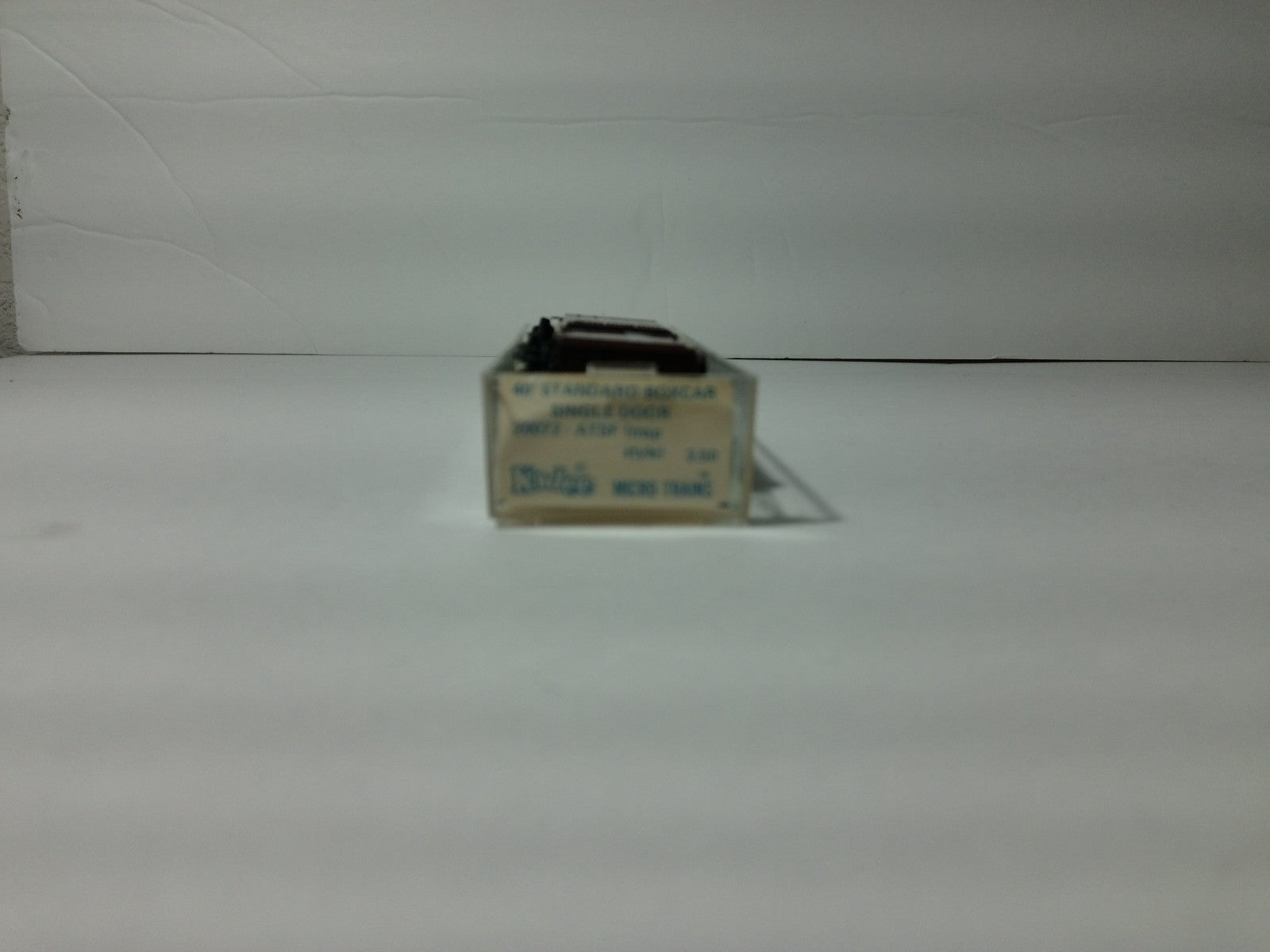 Micro Trains 20072 N Scale 40' Standard Boxcar Single Door A.T.S.F #1444326