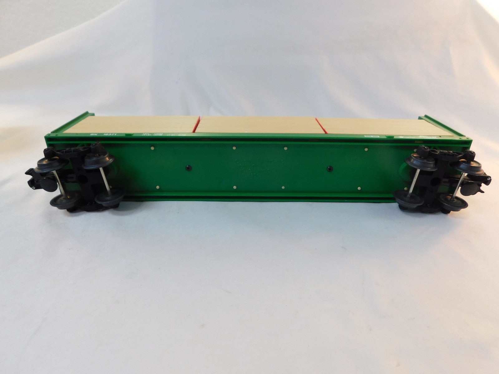 Lionel 6-16371 O Scale I-Beam Flatcar with Wood Load, Burlington Northern #163715