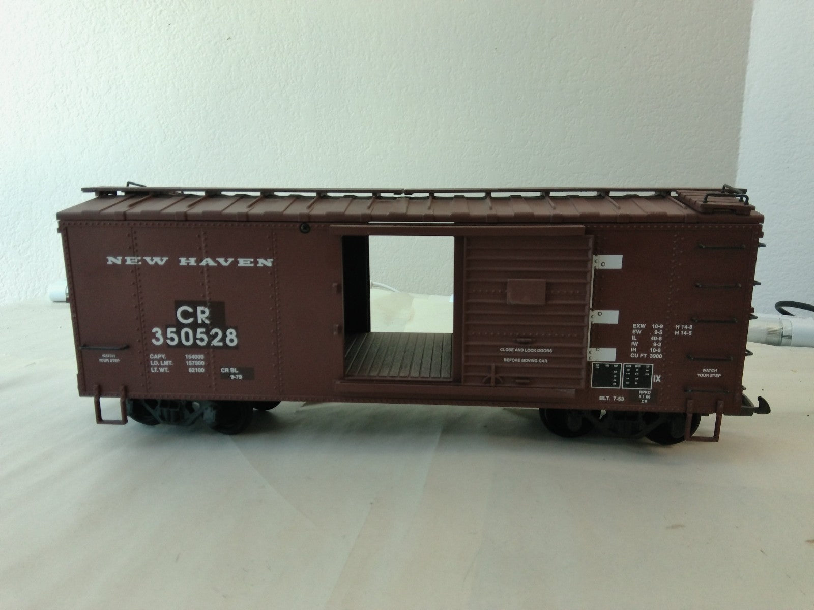 USA Trains R19090B G Scale Street Box Car CR/NH #3505281