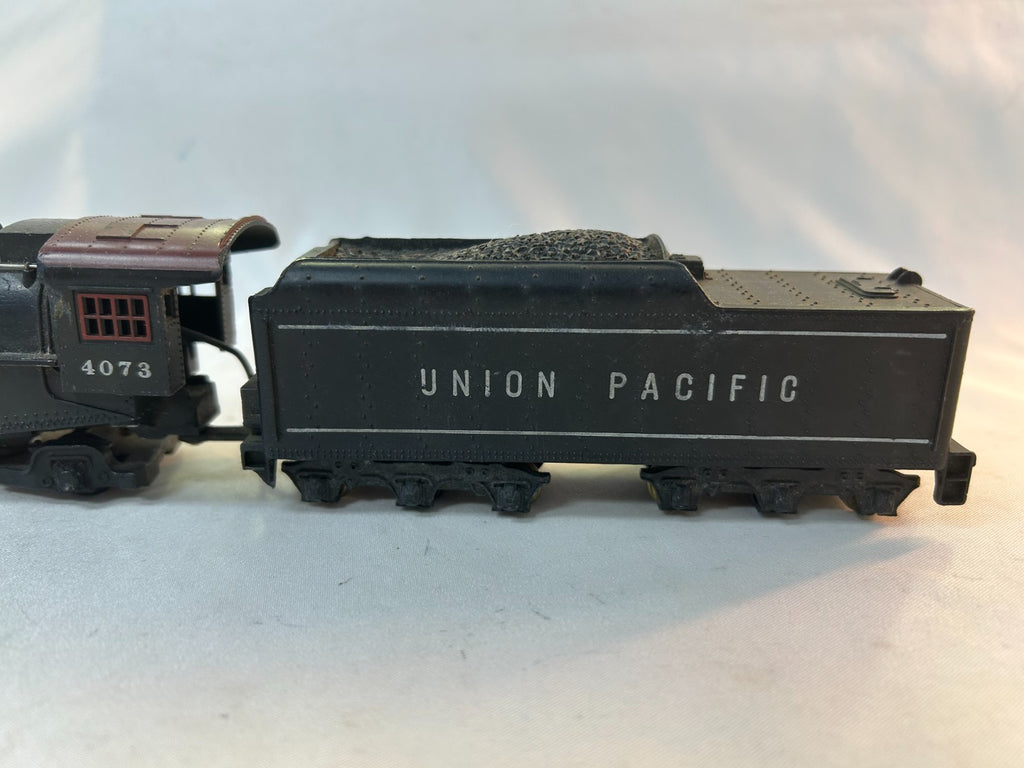 Mantua HO Scale Diesel Locomotive and Tender, Union Pacific #40733