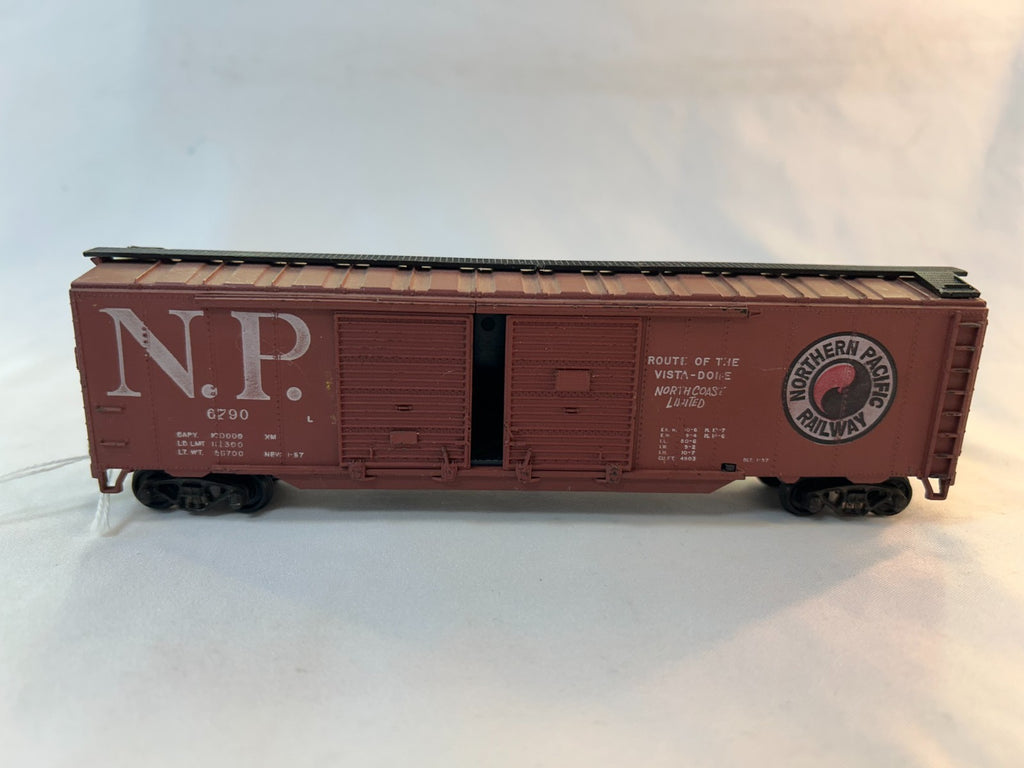 Athearn 1312 HO Scale Northern Pacific 50' Dbl Door Auto Box Car, NP #67900