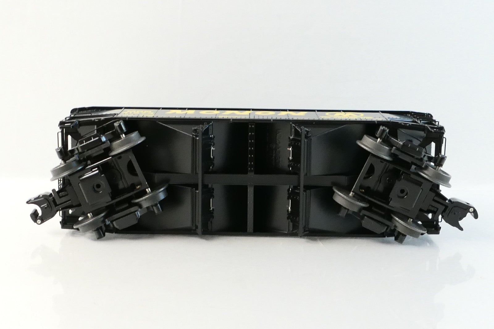 Lionel 27038 O Scale Monon 41574 Offset Hopper Rolling Stock6