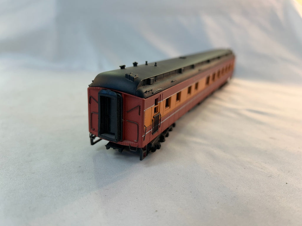 Bachmann Spectrum 89134 HO Scale Passenger Car, Southern Pacific Daylight #102013