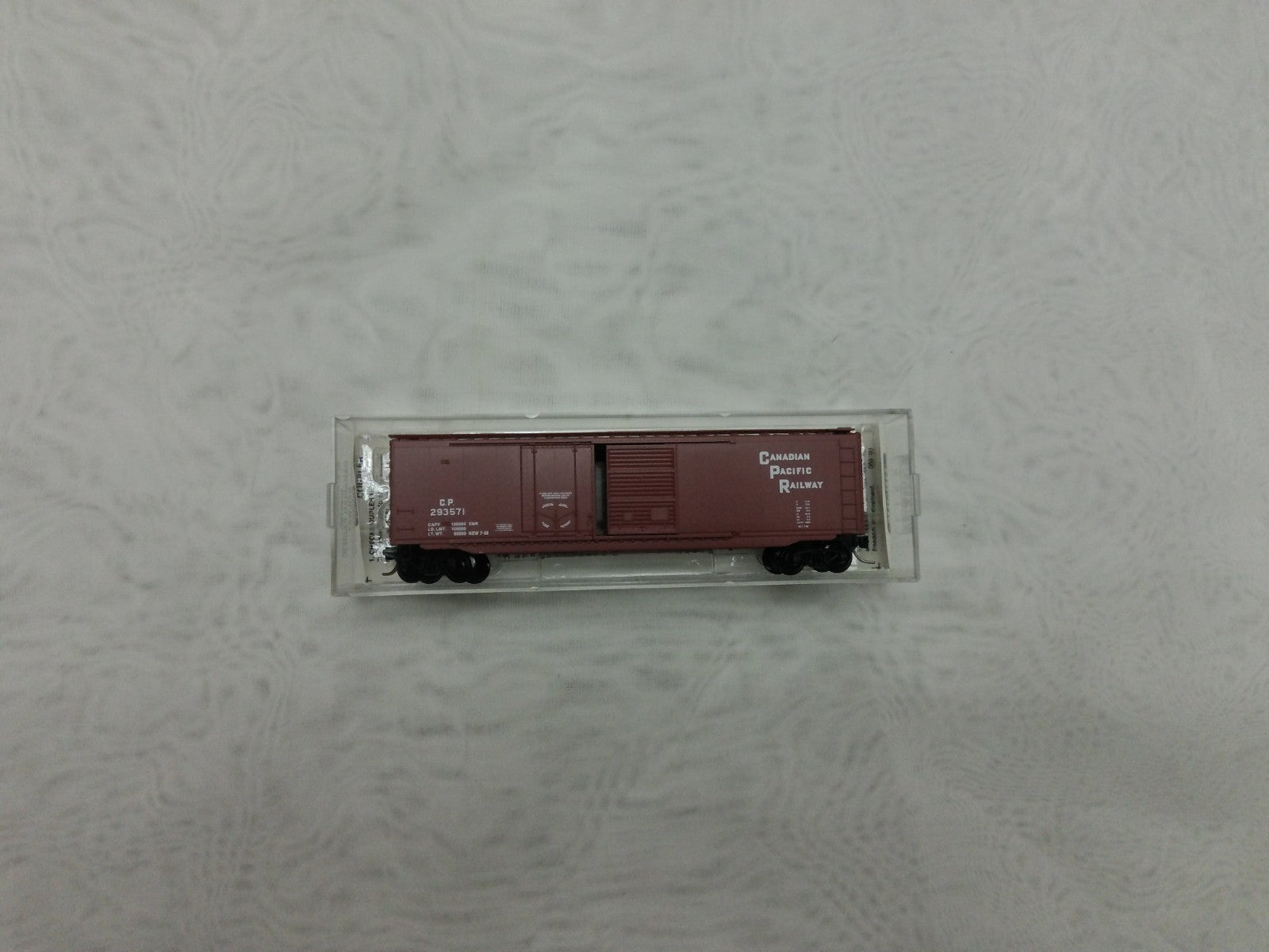 Micro Trains 33090 N Scale Box Car Canadian Pacific Railway0