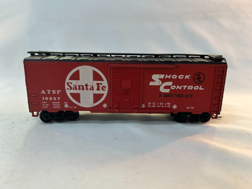 Athearn 1221 HO Scale 40' Box Car Kit, Santa Fe Shock Control #169870