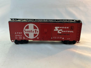 Athearn 1221 HO Scale 40' Box Car Kit, Santa Fe Shock Control #16987