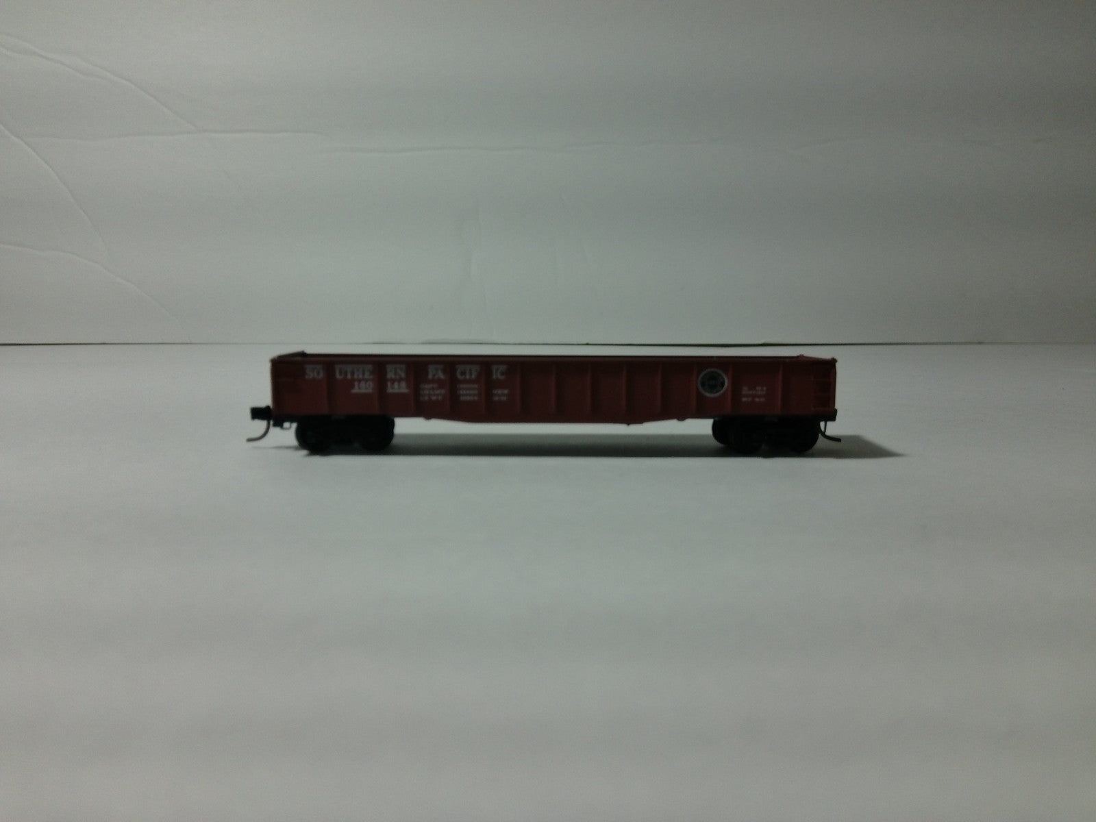 Micro Trains 46099 N Scale 50' Gongola With Drop Ends1