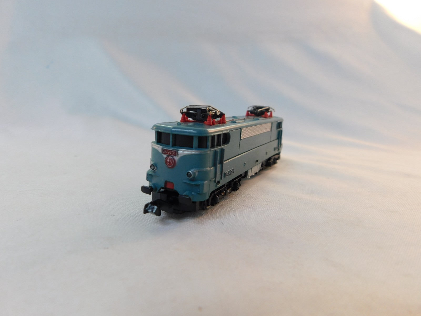 Arnold Rapido 0249 N Scale Locomotive, SNCF, BB 92013