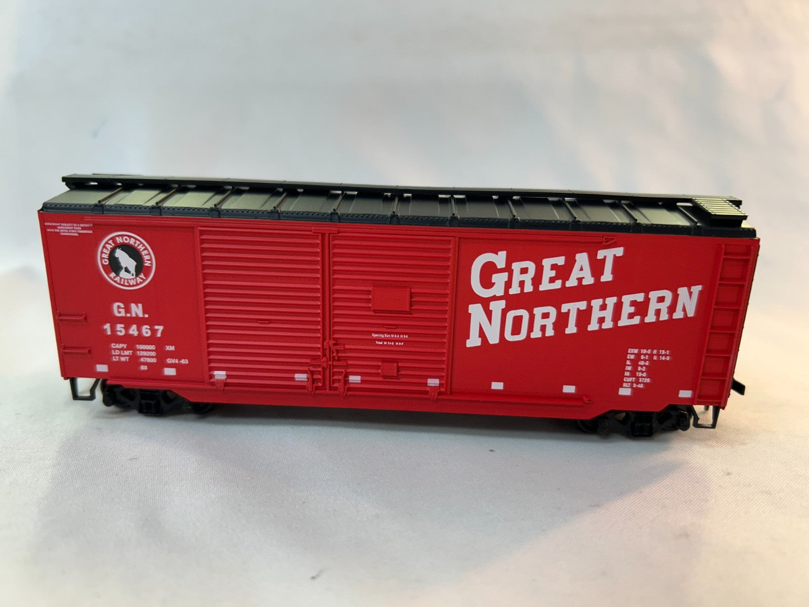 Roundhouse 20601 HO Scale R-T-R AAR Double Door Boxcar, GN #154670