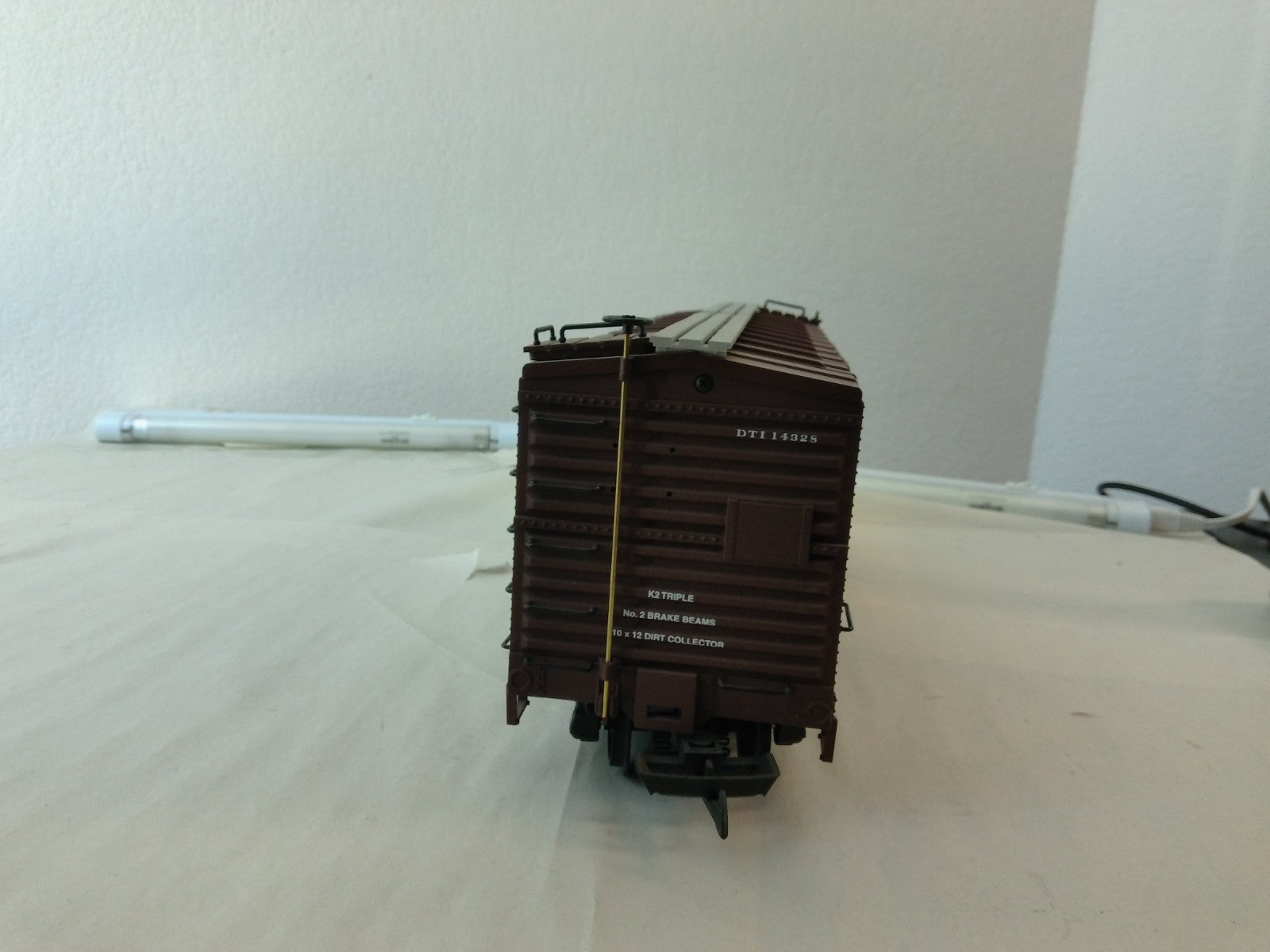 USA Trains R19111A G Scale Street Box Car DT&I #142386