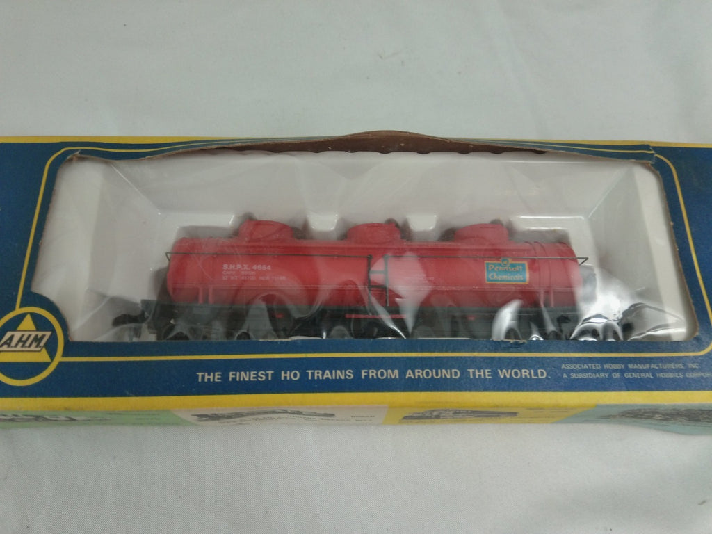 AHM 5480-11 - HO Scale 3-Dome Tank Car Pennsalt SHPX 46541