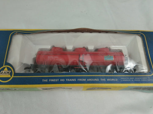 AHM 5480-11 - HO Scale 3-Dome Tank Car Pennsalt SHPX 46541