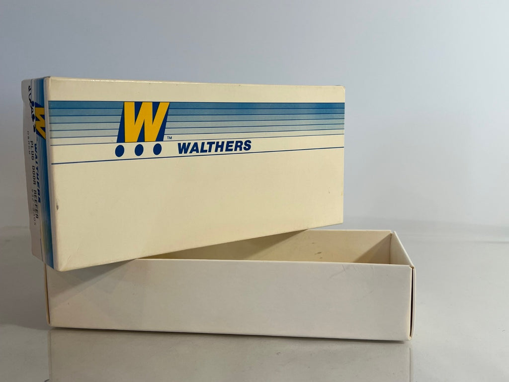 Walthers 932-3305 HO Scale 40' Plug Door Reefer, D&RGW #609525