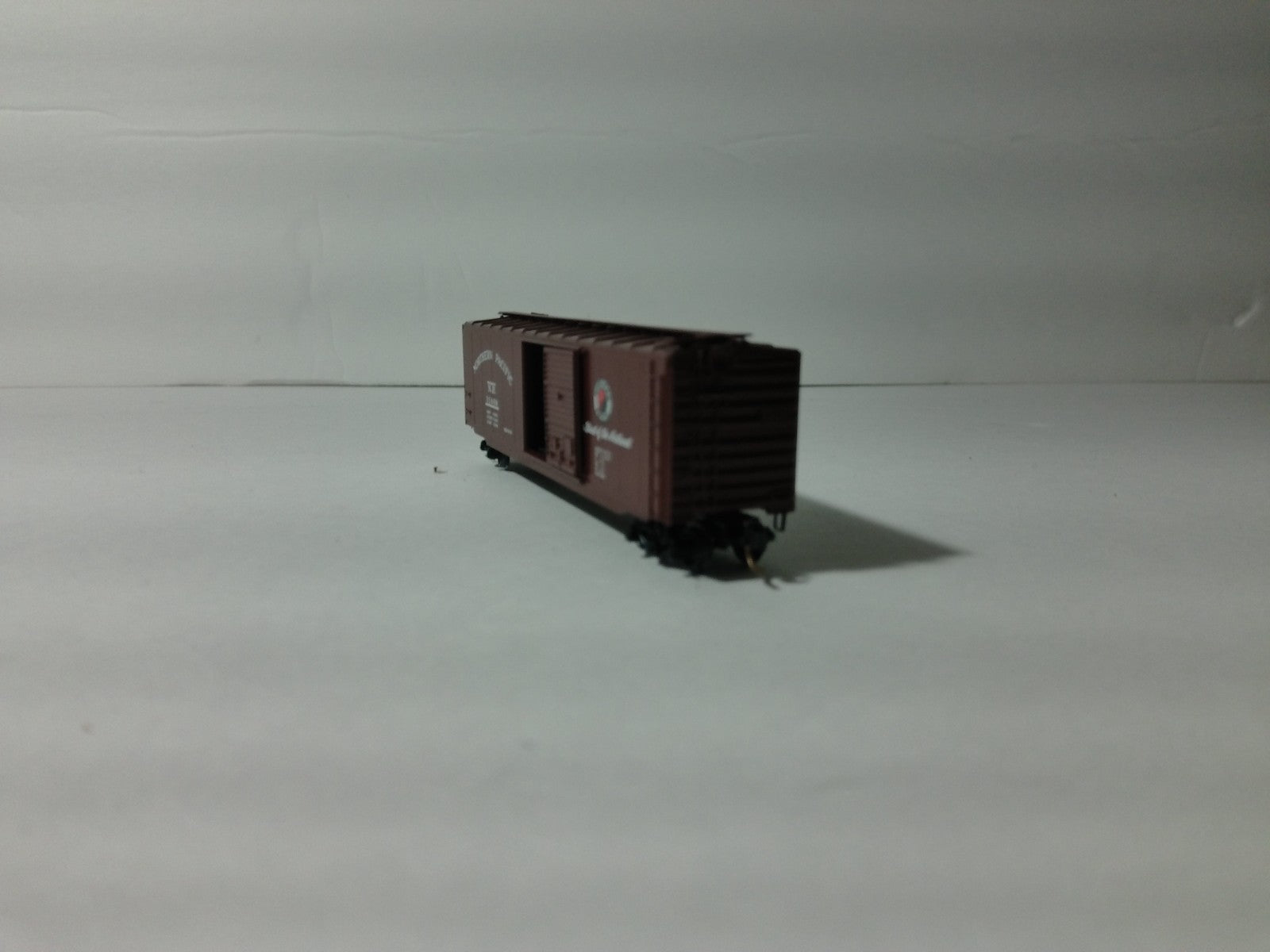 Micro Trains 31170 N Scale 50' Standard Boxcar Single Door N.P #314684