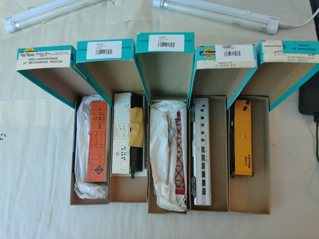Athearn HO Scale Grab Bag #5 011 5 Pieces0