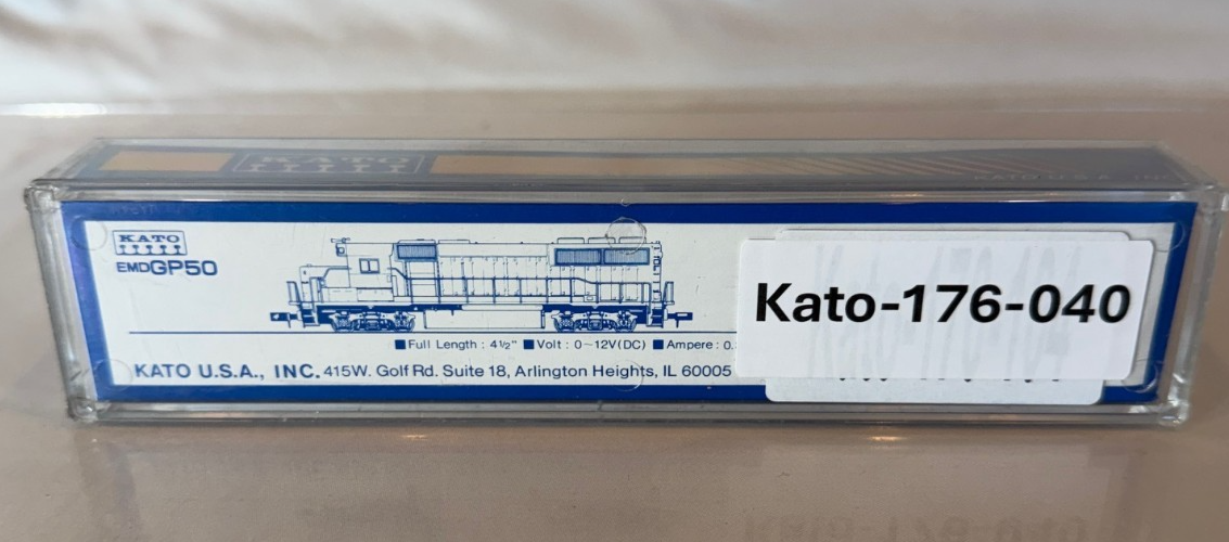 Kato 176-040 - N Scale Undecorated EMD GP50 w/o DB Locomotive4