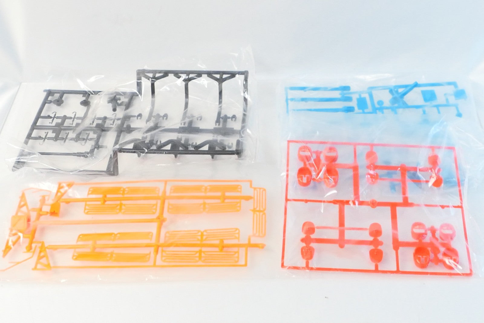 IHC 5125 HO Scale Structure Spider and Platform Kit1