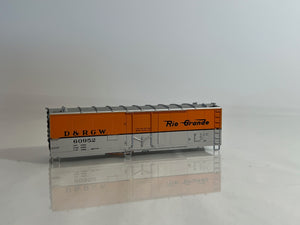 Walthers 932-3305 HO Scale 40' Plug Door Reefer, D&RGW #60952