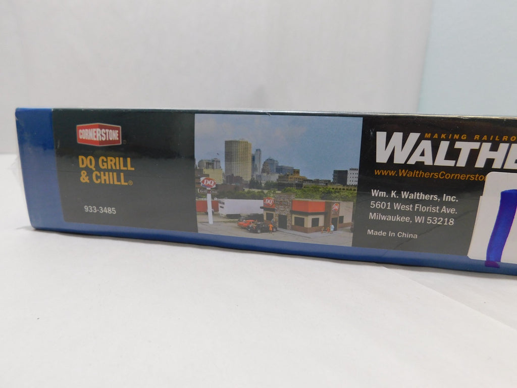 Walthers Cornerstone 933-3485 HO Scale Structure Kit, DQ Grill & Chill1
