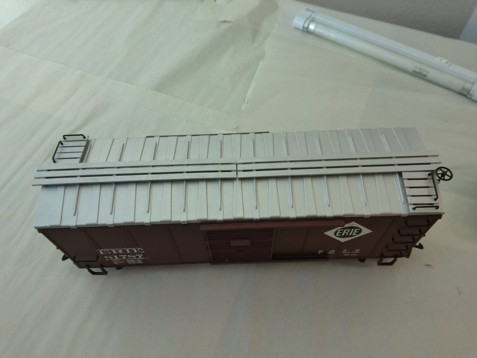 USA Trains R19109B G Scale Steel Box Car Erie #817874