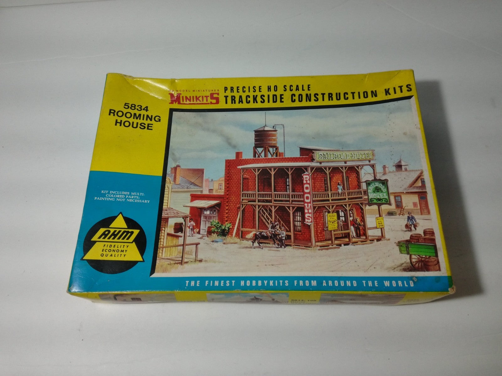 AHM 5834 HO Scale Rooming House 0