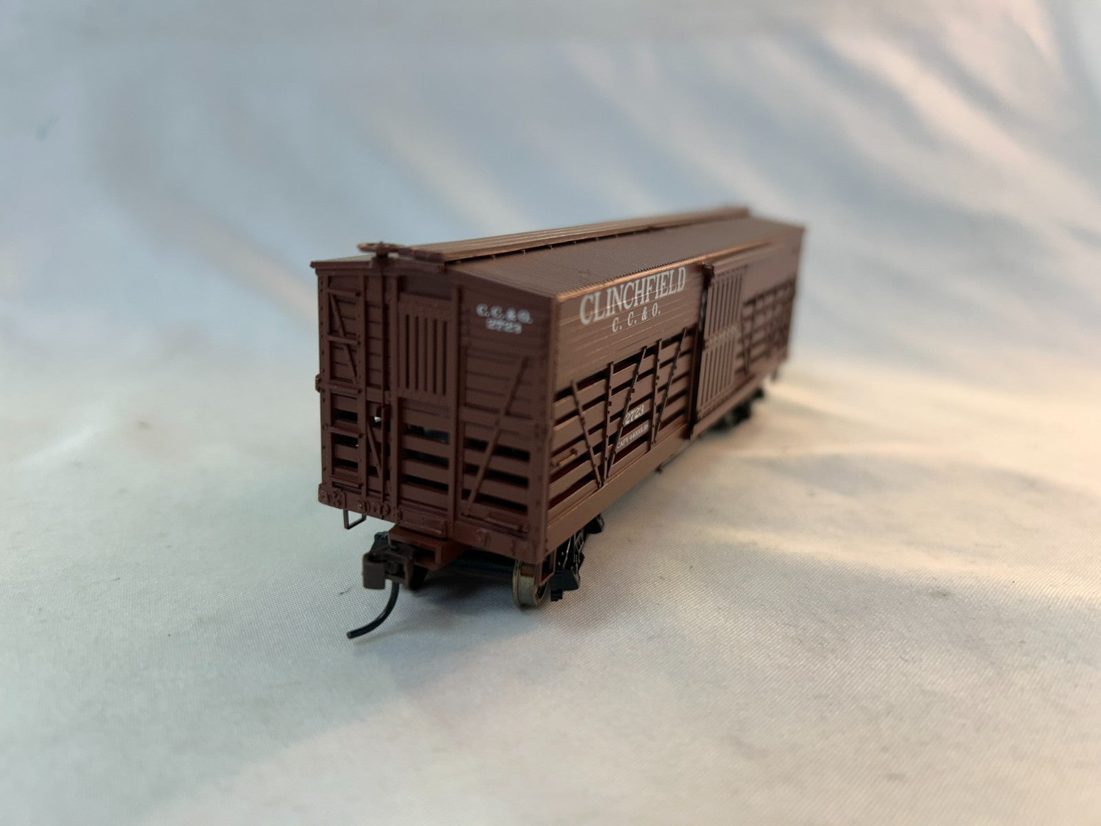 Roundhouse 84207 HO Scale 36' Stock Car, Clinchfield #27234