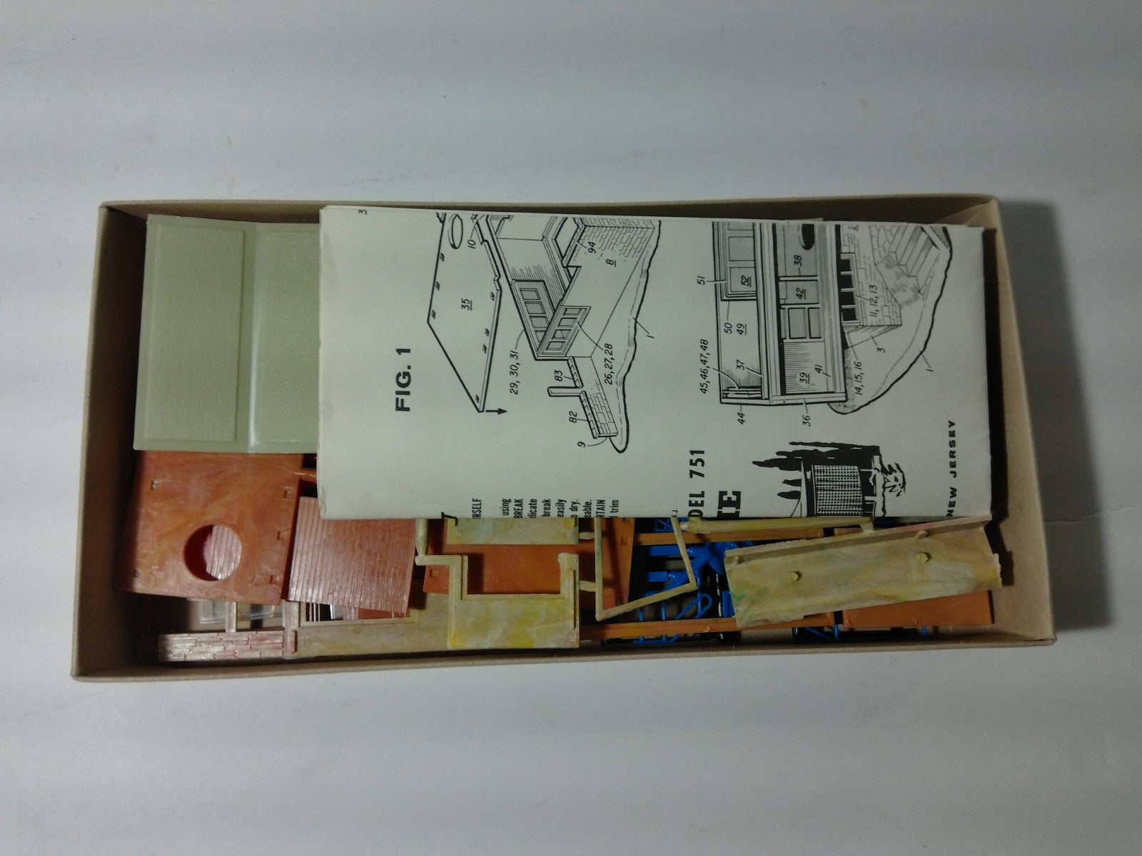 Atlas 751-300 HO Scale Modern Home1