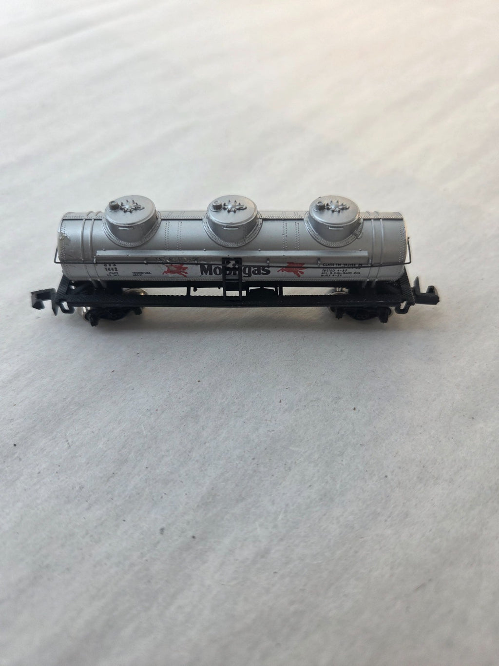 Bachmann N Scale Tanker Car Mobigas1