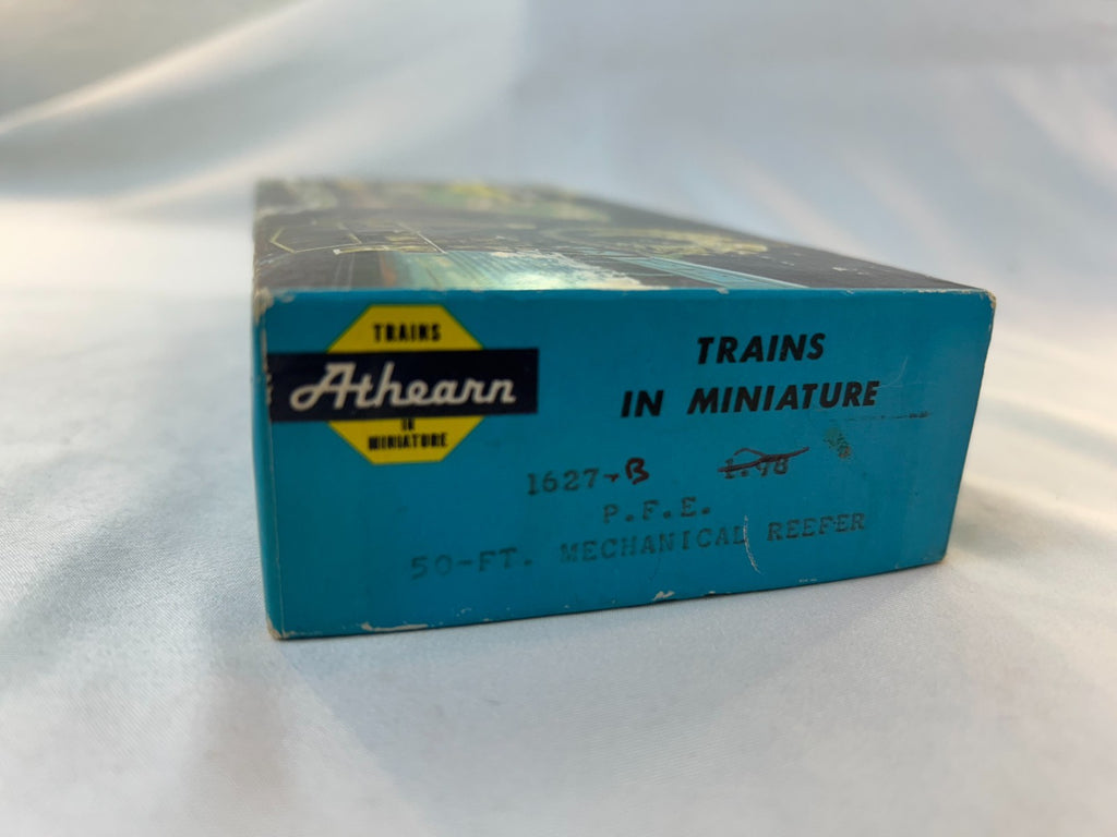 Athearn 1627-B HO Scale 50' Mechanical Reefer, Pacific Fruit Express #3002071
