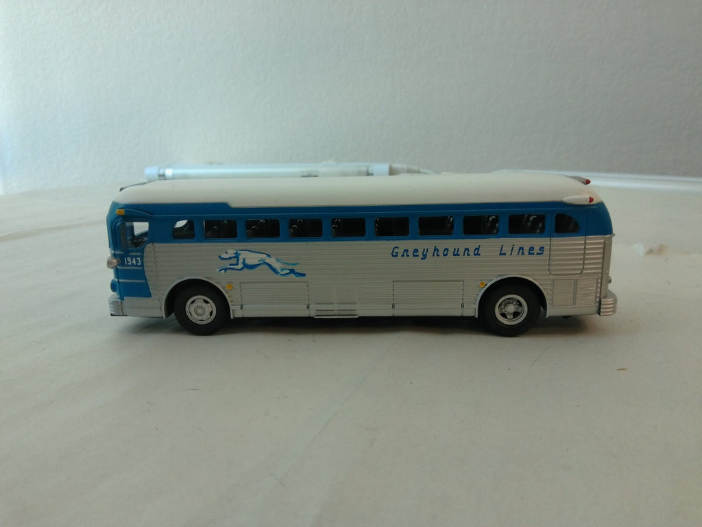 Rail King 30-50021 O Scale Greyhound 1943 Los Angeles Die-Cast Bus0